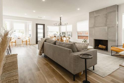 Stylish 4-Bedroom in Culver City Art District in Los Angeles, USA