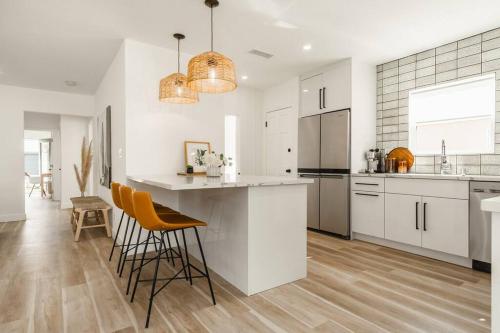 Stylish 4-Bedroom in Culver City Art District in Los Angeles, USA