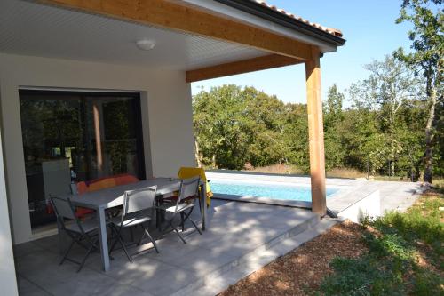 Gite avec piscine privée et climatisation à Cahors