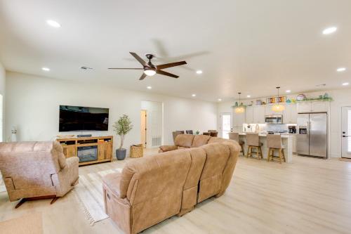 Kingston Vacation Rental Less Than 1 Mi to Lake Texoma! in Kingston, USA