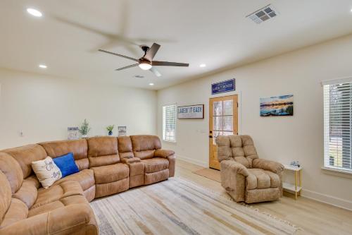 Kingston Vacation Rental Less Than 1 Mi to Lake Texoma! in Kingston, USA
