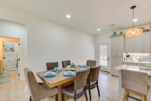 Kingston Vacation Rental Less Than 1 Mi to Lake Texoma! in Kingston, USA