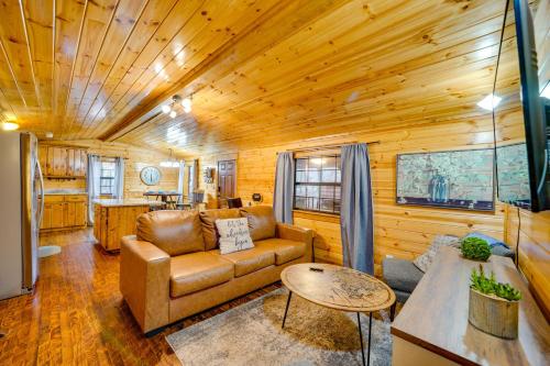 Broken Bow Abode w/ Hot Tub < 7 Mi to Lake!, Broken Bow (fotografie 7)