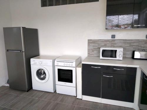 Cocina, Studio charmant avec vue sur la mer - 45 m² - Le Robert in Le Robert