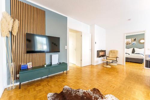Große Terassen-Wohnung mit Grill, Playstation 5, Billardtisch und Massagesessel in 哈恩