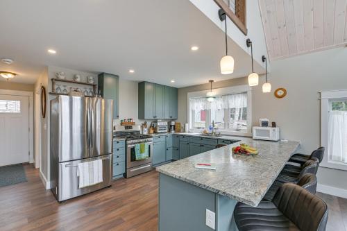 Lakefront Bucksport Home with Fire Pit and Gas Grill! in Bucksport
