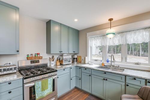 Lakefront Bucksport Home with Fire Pit and Gas Grill! in Bucksport