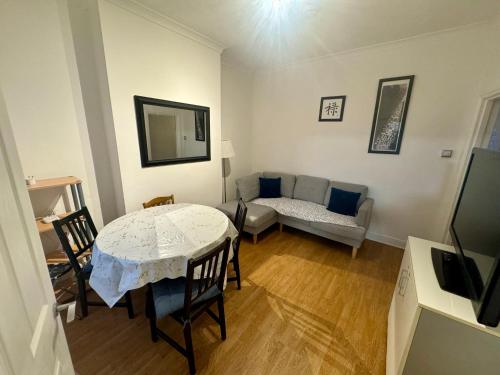 4 Bedroom House in Turnpike Lane/Wood Green gîte à louer Turnpike Lane Underground Station