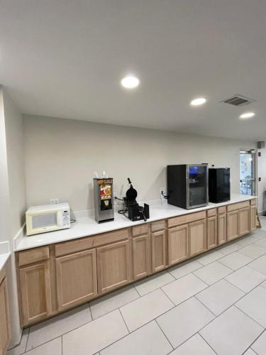 Clarion Pointe-Dillard near Blue Ridge Mountains Clarion Pointe-Dillard near Blue Ridge Mountains