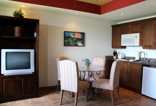 Las Perlas - Ocean Front Suite 1BR Getaway at Gran Pacifica Resort in San Diego