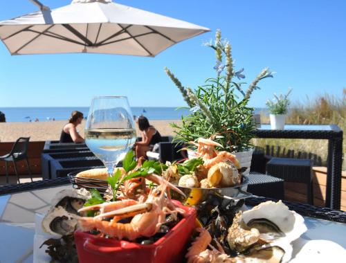 Best Western Hotel De La Plage Saint Marc sur Mer - main image