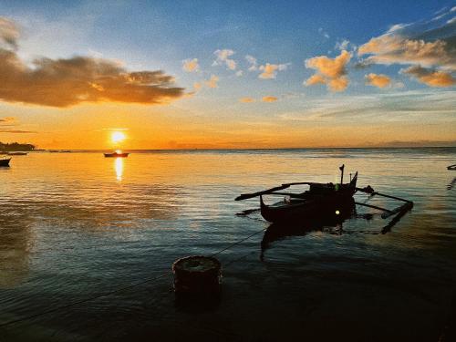 Gloria's Beach House Gloria's Beach House