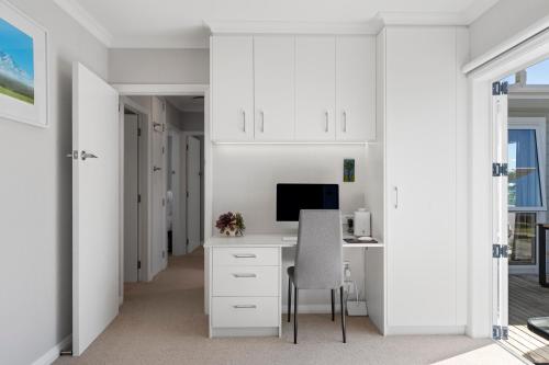 Sunshine Cottage - image 2