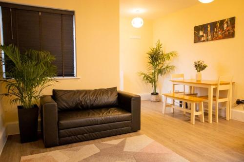 GOLDEN HAVEN- Central Reading Apartment