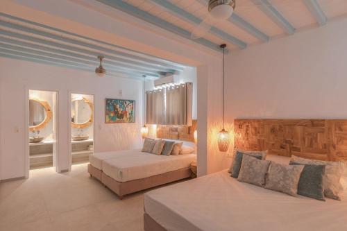 1 double bed, 2 twin beds