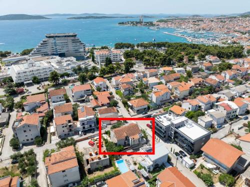 Apartments with parking space Vodice - 22290 - Vodice