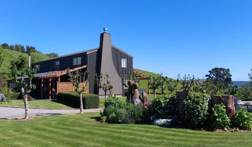 Country Lodge Kinloch - Accommodation - Taupo