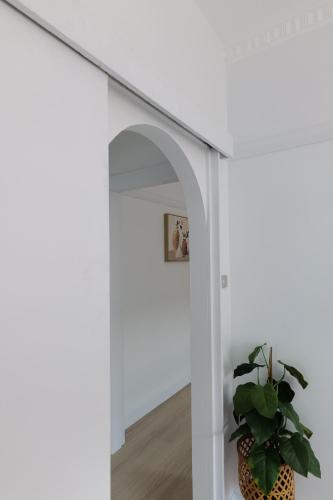 Bondi Beachfront Bliss - image 9