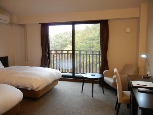 room detail thumbnail 1