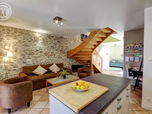 Gîte Cellieu 4 pièces 6 personnes - FR-1-496-8 - image 9