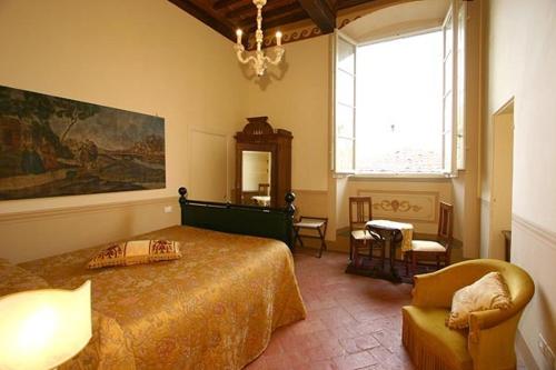 Double Room image 3