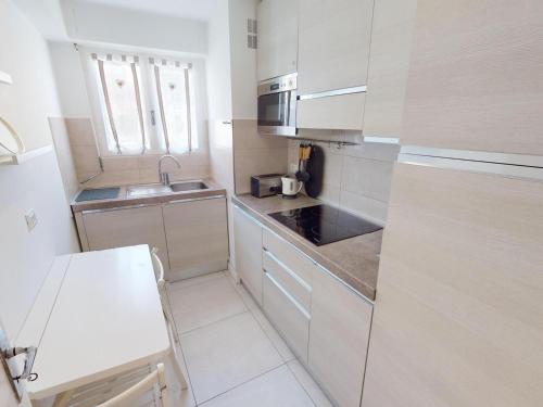 Apartment image 10