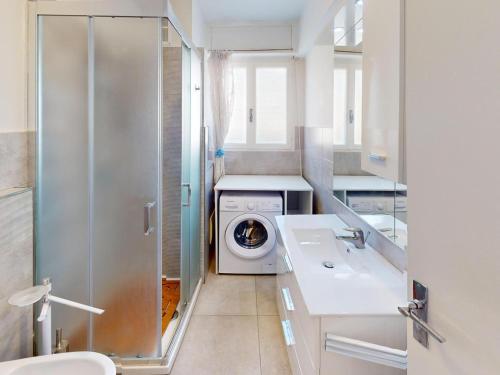 Apartment image 6