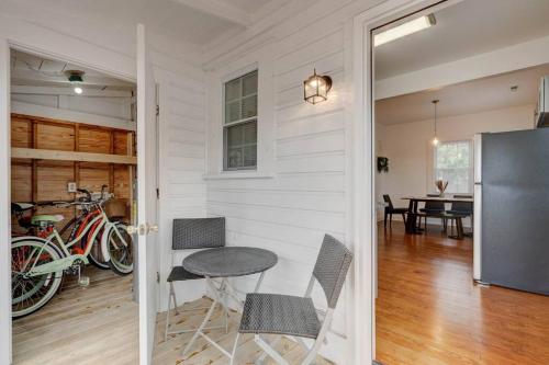 Peaceful Park Circle Getaway in Charleston, USA
