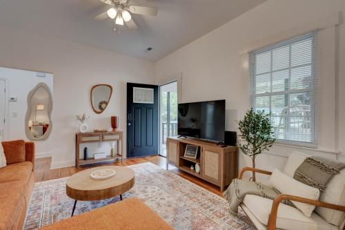 Peaceful Park Circle Getaway in Charleston, USA