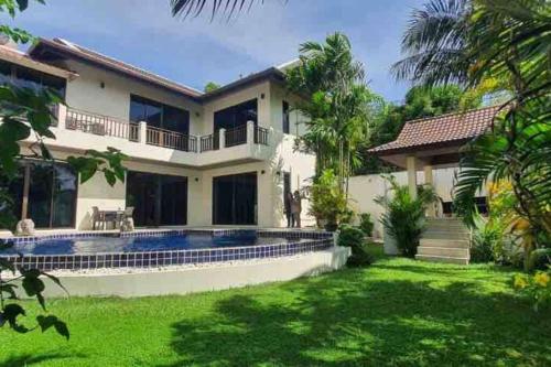 Beautiful 4 bdrm Pool Villa Beach Phuket Thailand