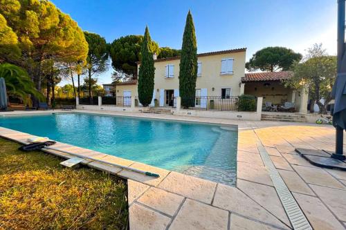 Gorgeous Provençal Farmhouse - Sleeps 10 - Private Pool - Close to Fréjus - Location, gîte - La Motte