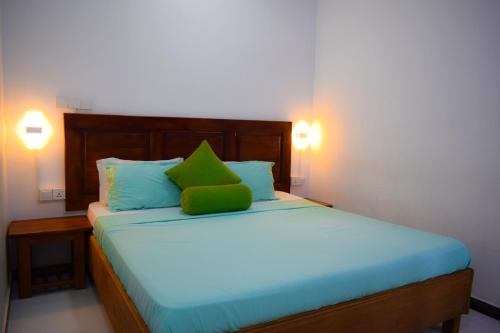 Deluxe Double Room image 9