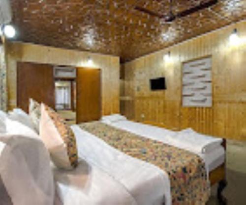 Nigeen Residency Resort , Srinagar