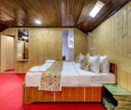 Nigeen Residency Resort , Srinagar