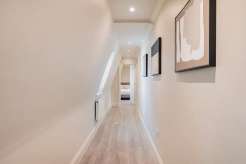 Marble Arch- Suite 9 - image 7