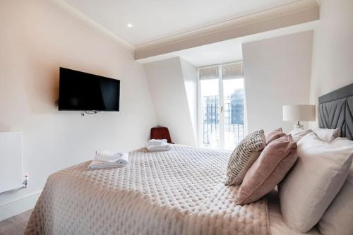Marble Arch- Suite 9 - image 5