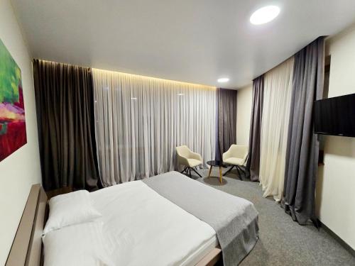 Wellotel Illichivsk - image 7