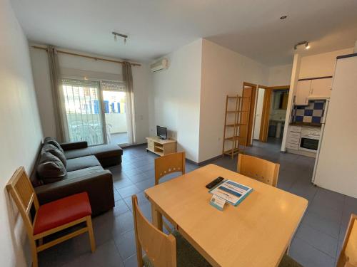 2 bedrooms, 4 beds