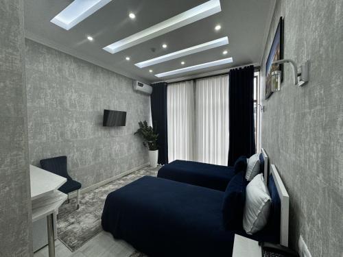 2 twin beds