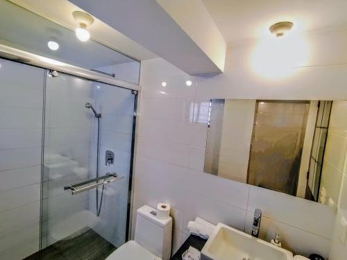 Double Room image 10