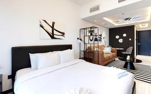Earthy & Sharp - Studio with Lake View - JLT - main image