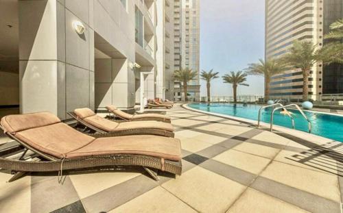 Allsopp & Allsopp - 1-Bedroom Apartment in Torch Tower Dubai Marina - image 9