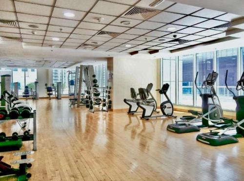 Allsopp & Allsopp - 1-Bedroom Apartment in Torch Tower Dubai Marina - image 11