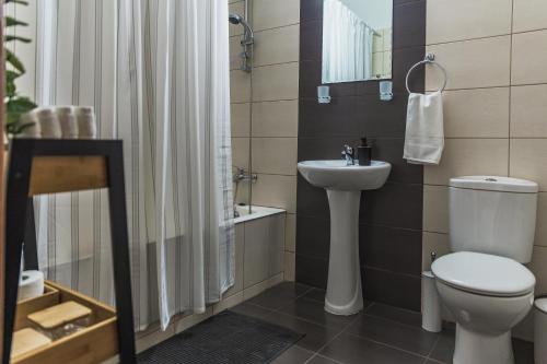 Creative 1br Pool view Apt with covered parking, Livadhia (Foto 9)