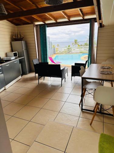 appart T1 avec varangue vue mer et piscine ST GILLES LES BAINS