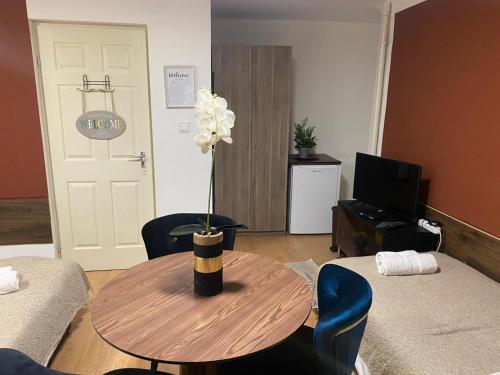 Allaga City Center Room Type - Standard Triple Room