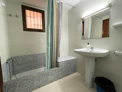 Apartamentos Bernat 3000 - image 2