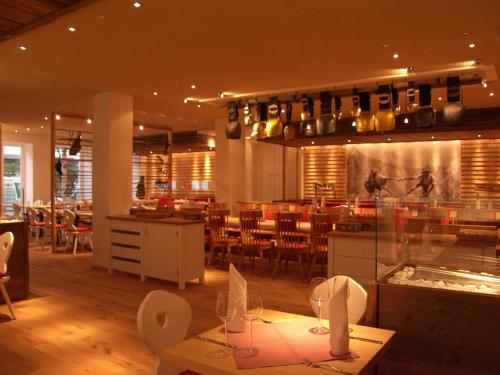 Restaurant, Alpin Lifestyle Hotel Lowen & Strauss in Oberstdorf