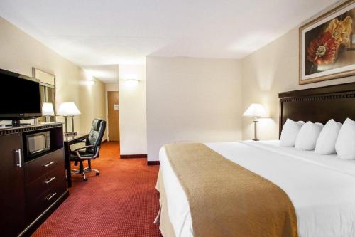 Quality Inn & Suites in Westampton Township, USA