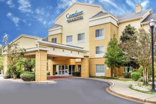 . Comfort Inn & Suites